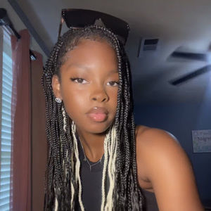 Meet your Posher, Daniyah